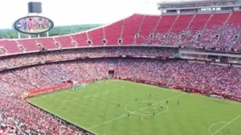 国米与乌鸡交锋史：蓝黑军团62胜32平领跑，近5战全胜，近15场仅1负纪录亮眼